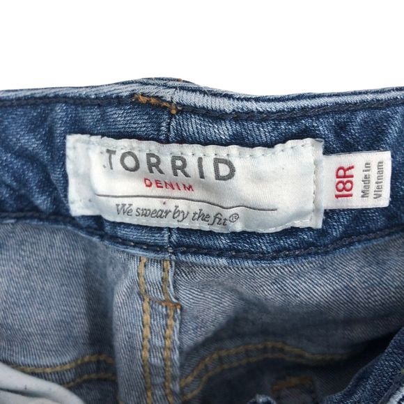 Torrid Boyfrind Midrise Jeans SZ 18 w/fade & Whiskering, Plus SZ Close Fit - Picture 3 of 7